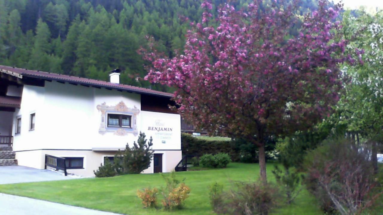 Haus Benjamin Apartment Solden Luaran gambar